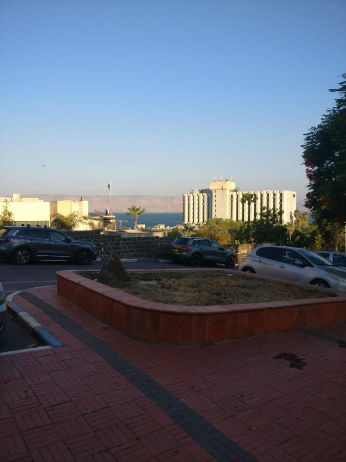 פינה שקטה דקה הליכה לכנרת והטיילת Apartment Tiberias Exterior foto