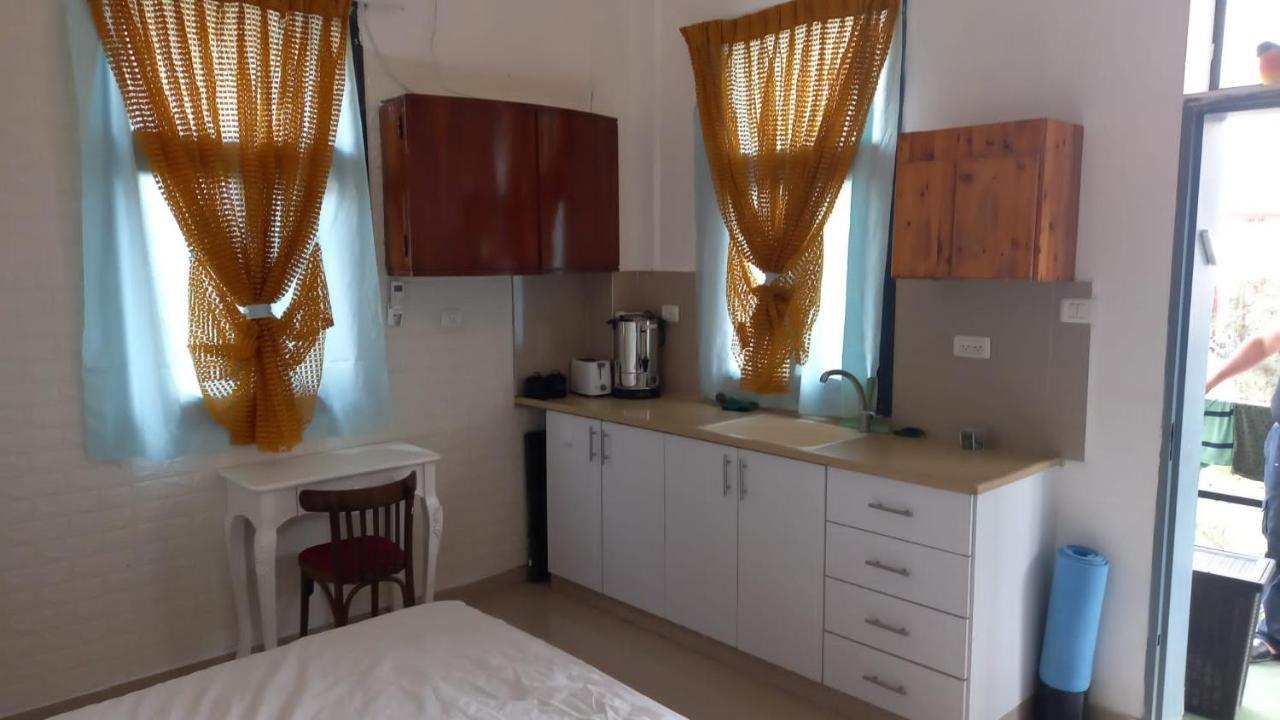 פינה שקטה דקה הליכה לכנרת והטיילת Apartment Tiberias Exterior foto